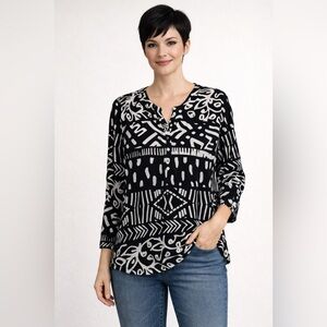 DOLCEZZA Black and White Patterned Women's Top NWT